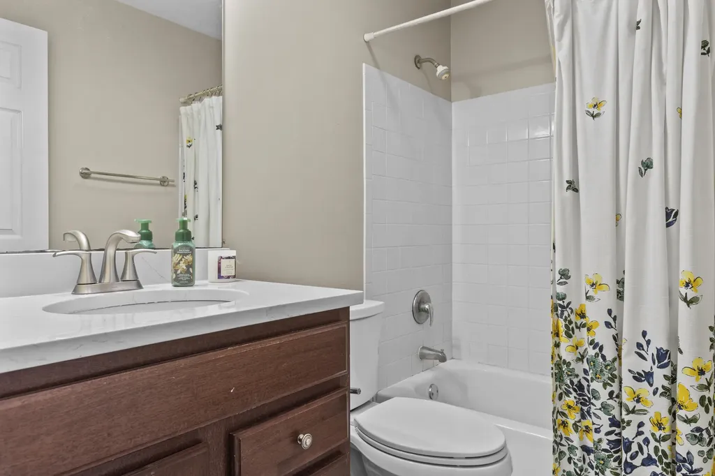 4410 Wisteria Landing Circle Louisville KY 40218