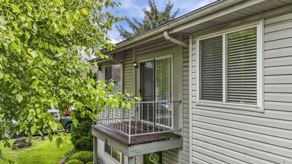 4410 Wisteria Landing Circle Louisville KY 40218