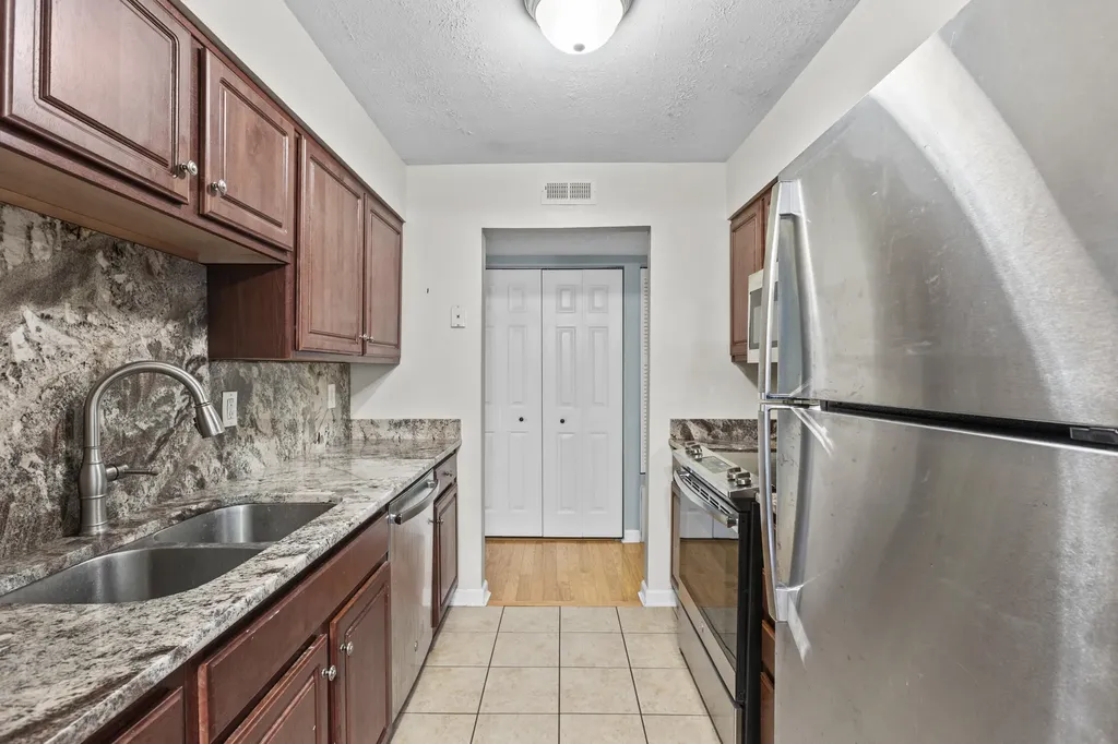 4410 Wisteria Landing Circle Louisville KY 40218