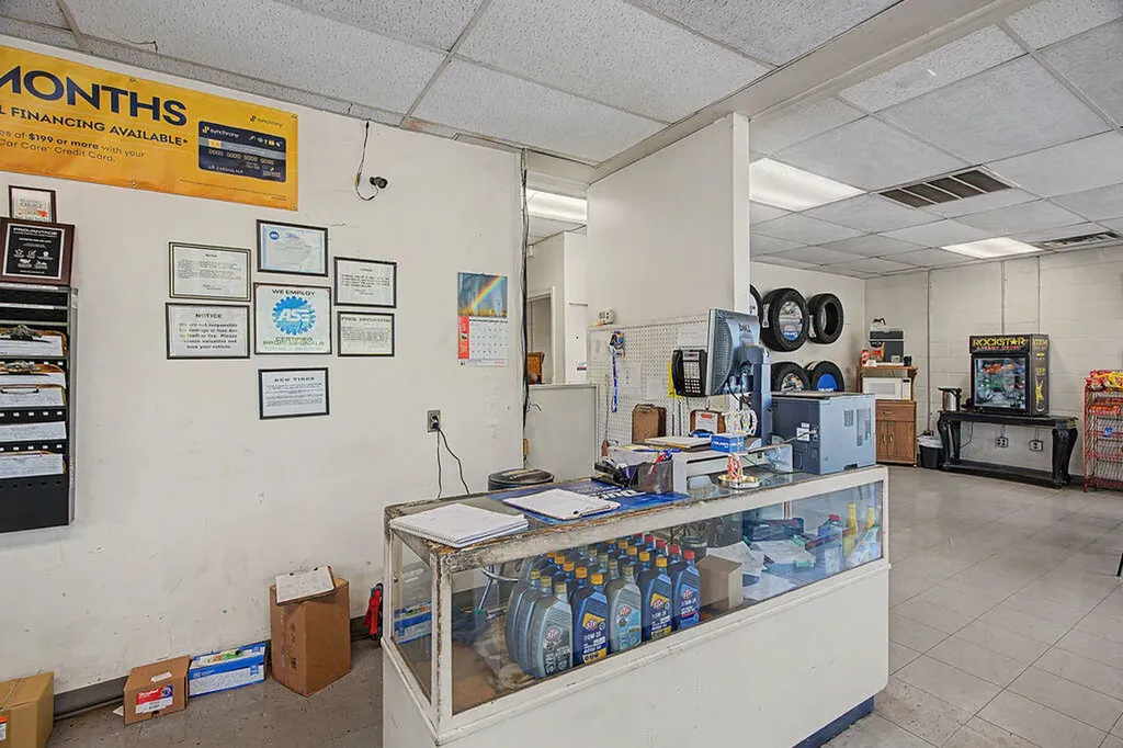 1079 N Main Street Hopkinsville KY 42240