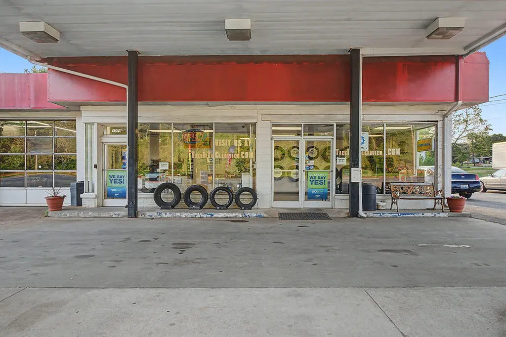 1079 N Main Street Hopkinsville KY 42240
