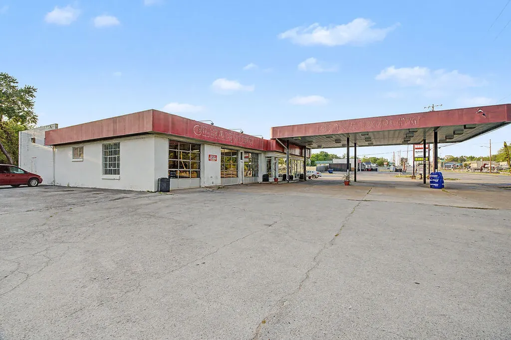 1079 N Main Street Hopkinsville KY 42240