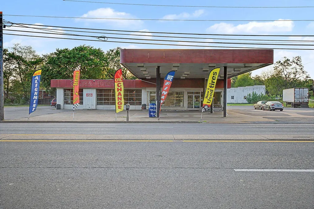 1079 N Main Street Hopkinsville KY 42240
