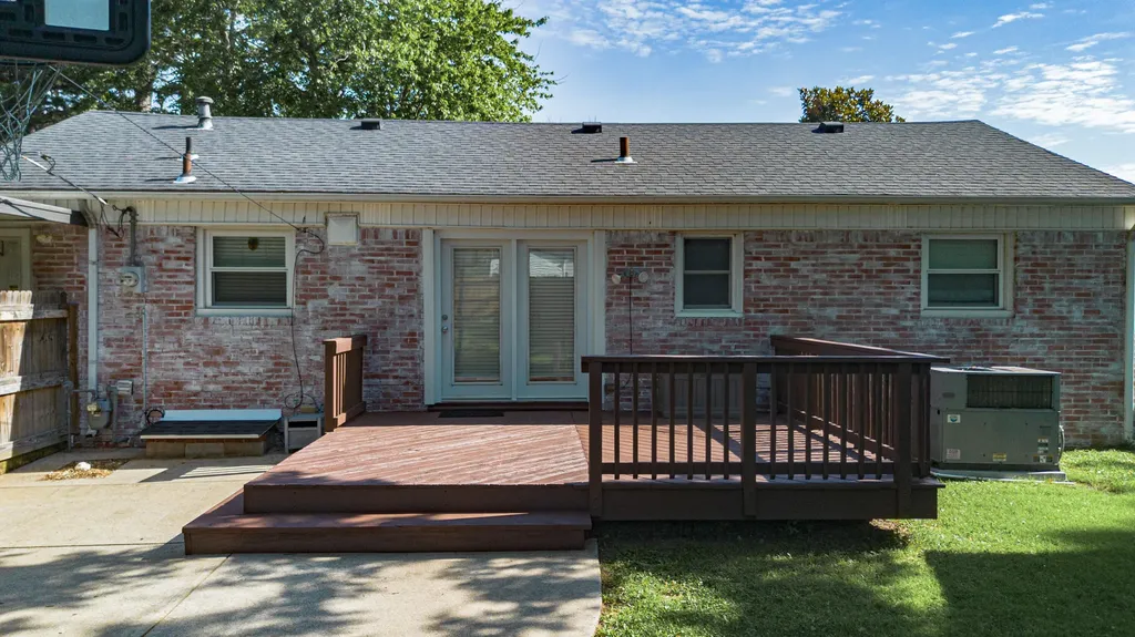 143 Iroquois Drive Paducah KY 42001