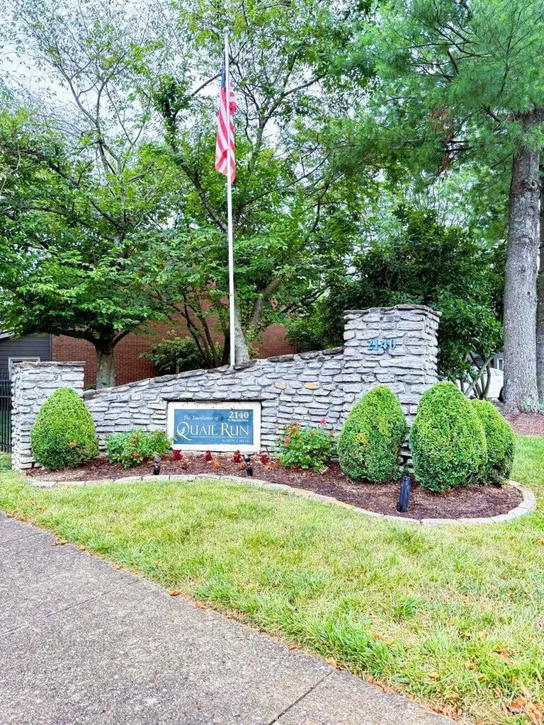 2140 Fort Harrods Drive Lexington KY 40513