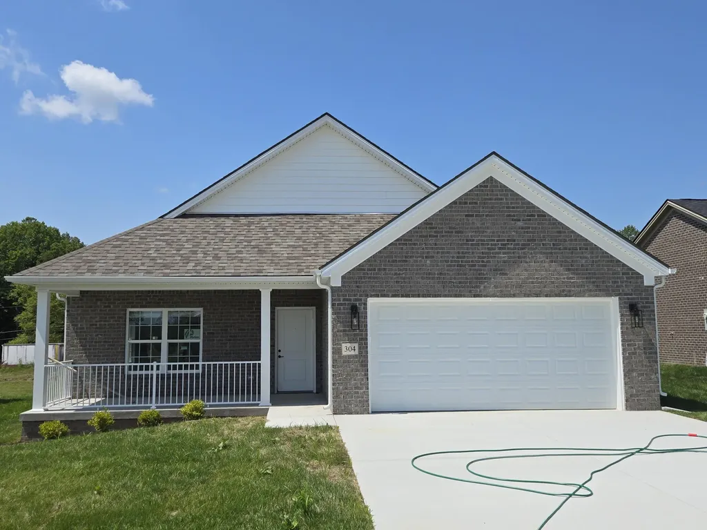 304 Cinchpost Circle London KY 40744