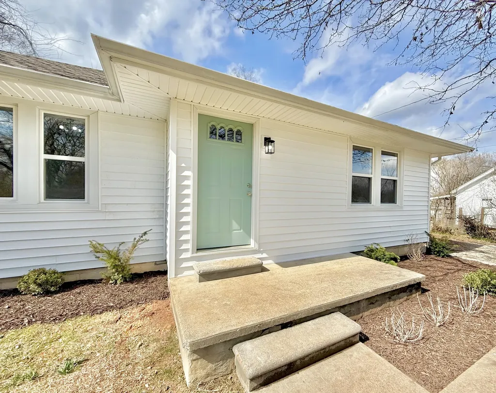 2711 Kenwood Drive Hopkinsville KY 42240