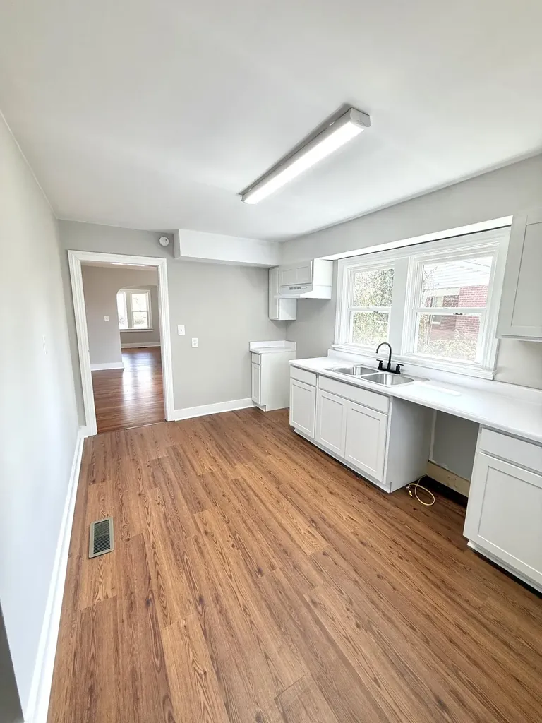 2711 Kenwood Drive Hopkinsville KY 42240