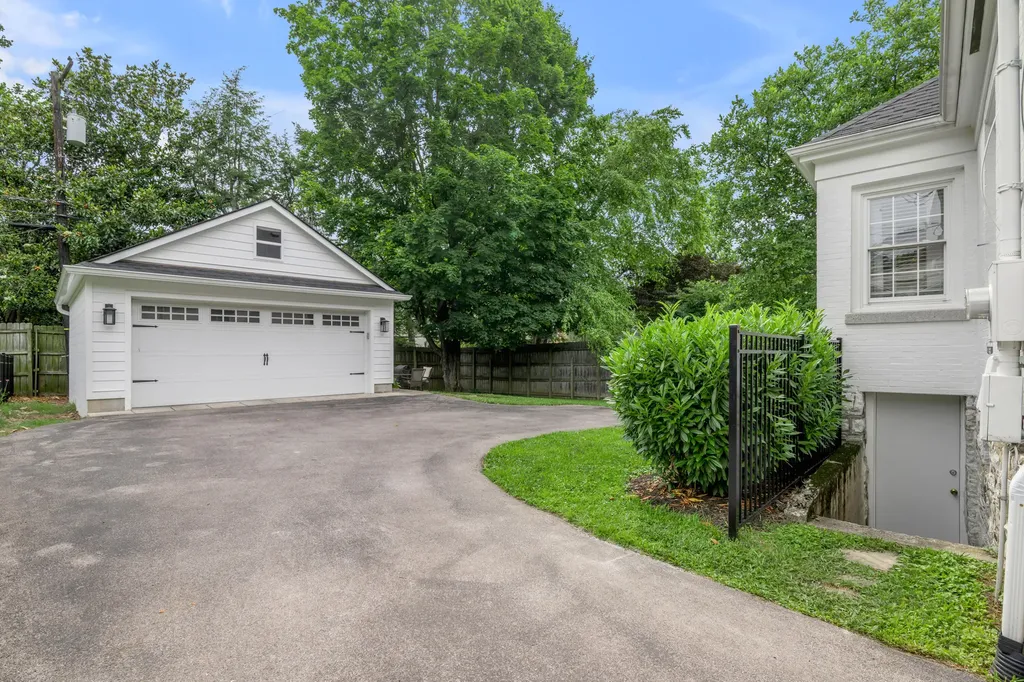 1028 Cooper Drive Lexington KY 40502