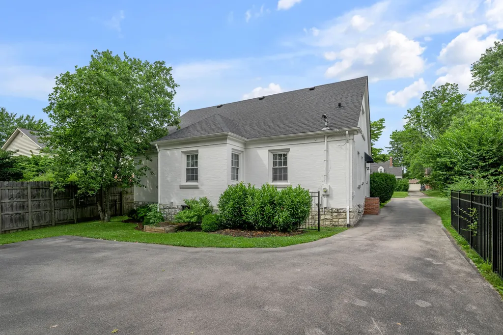 1028 Cooper Drive Lexington KY 40502
