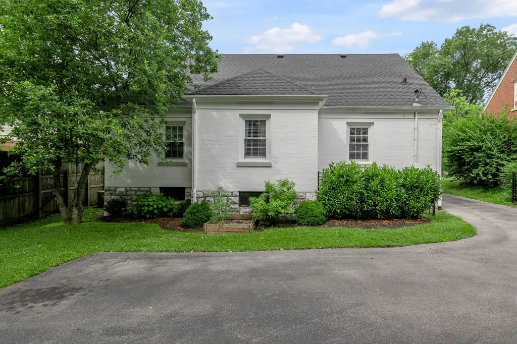 1028 Cooper Drive Lexington KY 40502