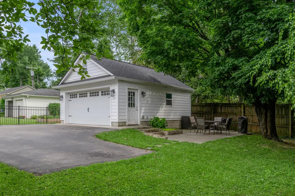 1028 Cooper Drive Lexington KY 40502