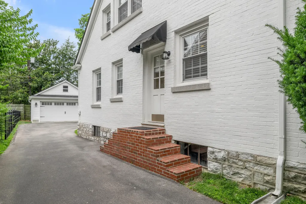 1028 Cooper Drive Lexington KY 40502