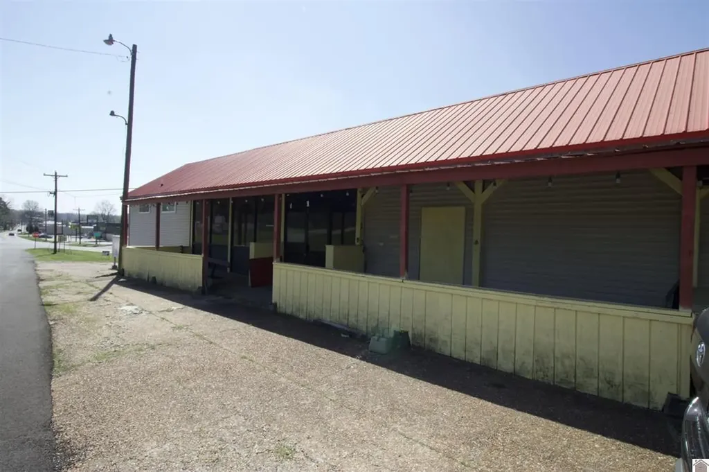 28 Elm Street Bardwell KY 42023