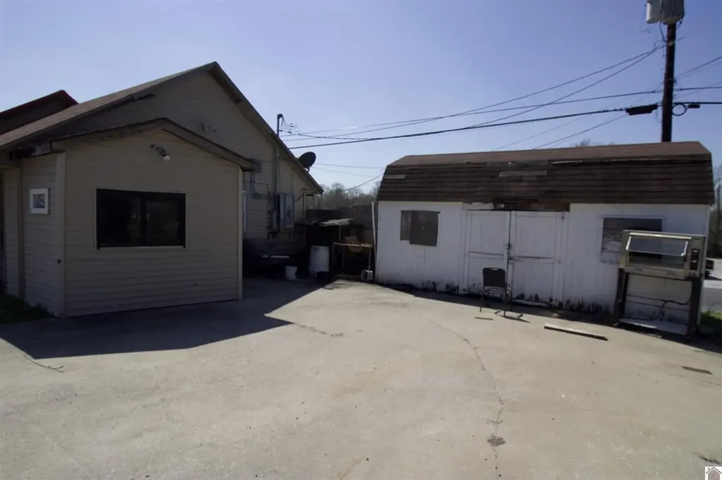 28 Elm Street Bardwell KY 42023