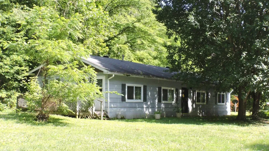 582 Clifton Road Frenchburg KY 40322