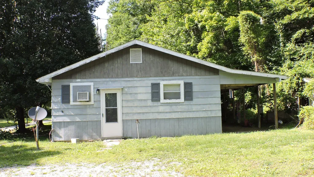 582 Clifton Road Frenchburg KY 40322