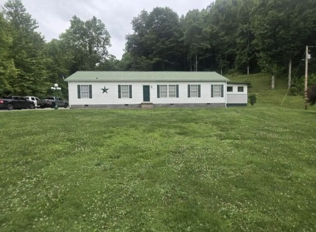 75 Cornwell Station Road Frenchburg KY 40322