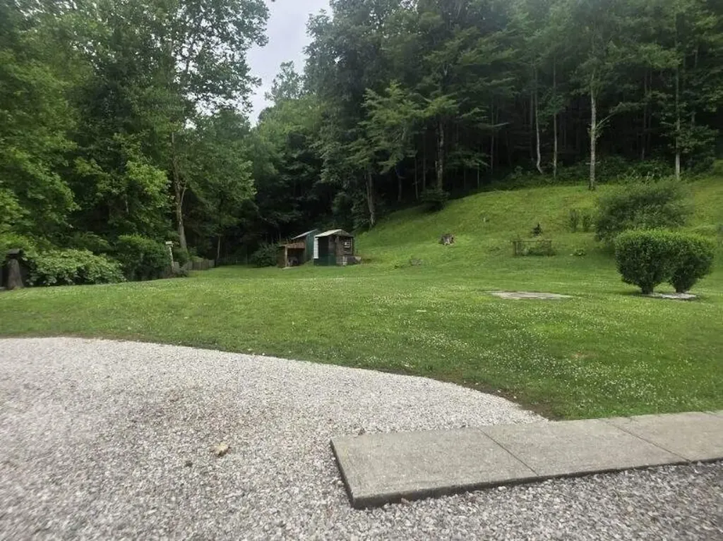 75 Cornwell Station Road Frenchburg KY 40322