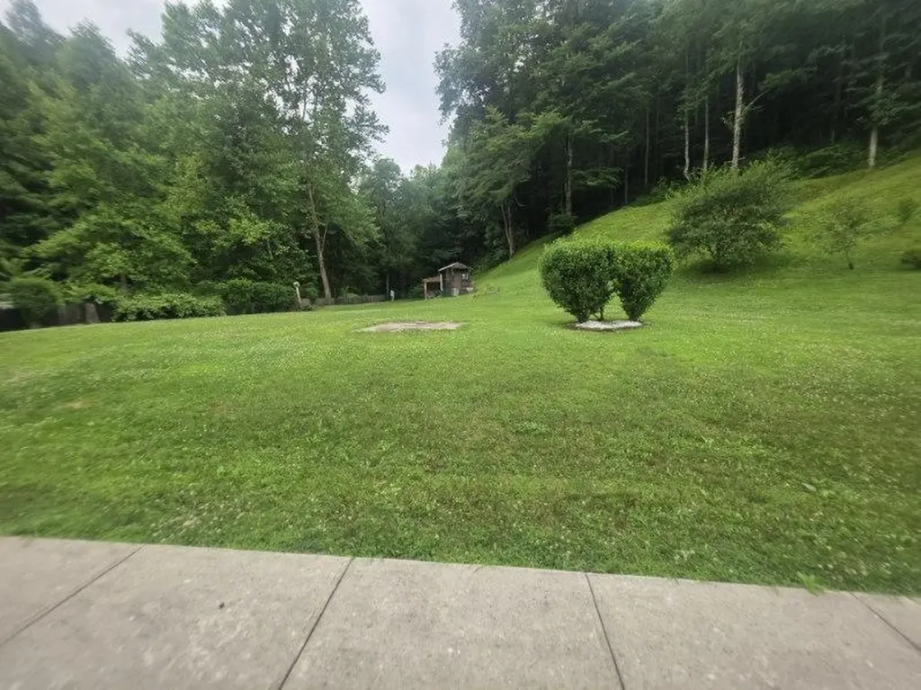 75 Cornwell Station Road Frenchburg KY 40322