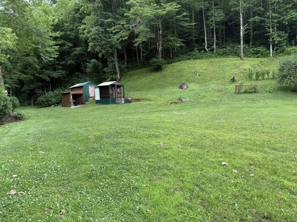 75 Cornwell Station Road Frenchburg KY 40322