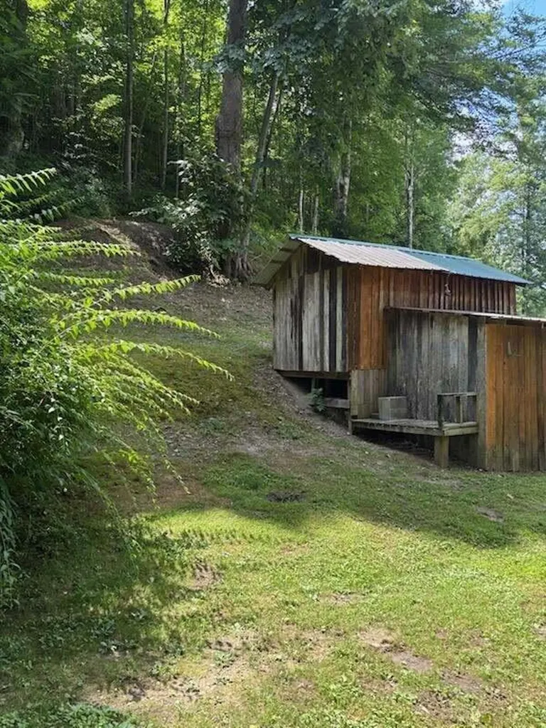 75 Cornwell Station Road Frenchburg KY 40322