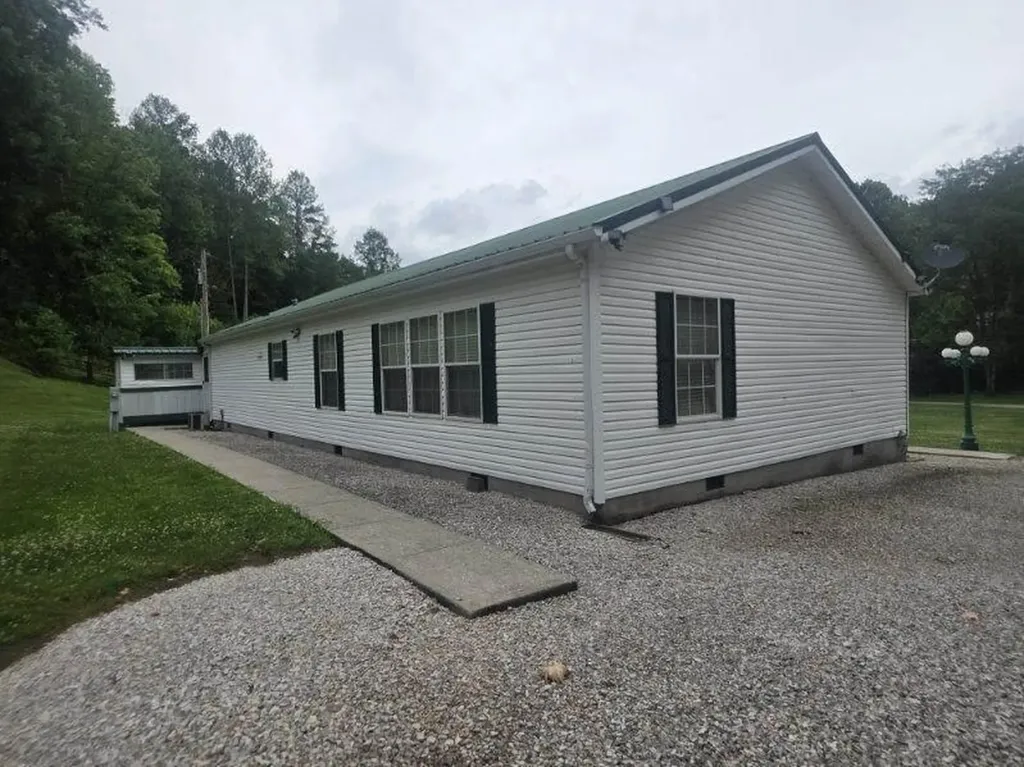75 Cornwell Station Road Frenchburg KY 40322