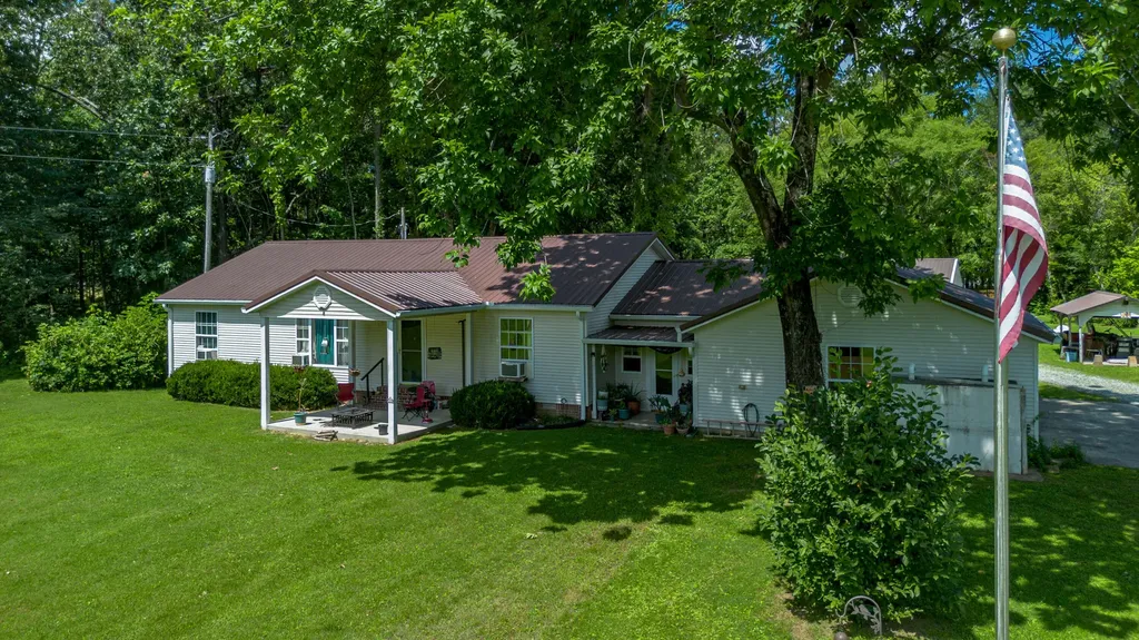 2585 John L Puryear Drive Paducah KY 42003