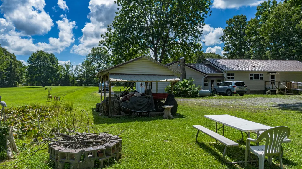 2585 John L Puryear Drive Paducah KY 42003