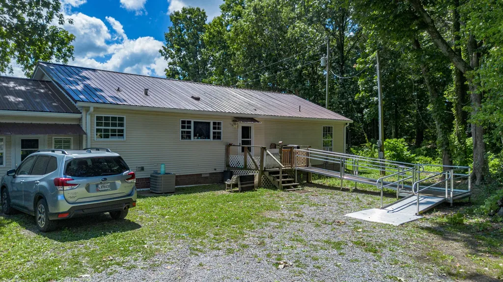 2585 John L Puryear Drive Paducah KY 42003