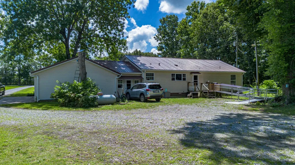 2585 John L Puryear Drive Paducah KY 42003