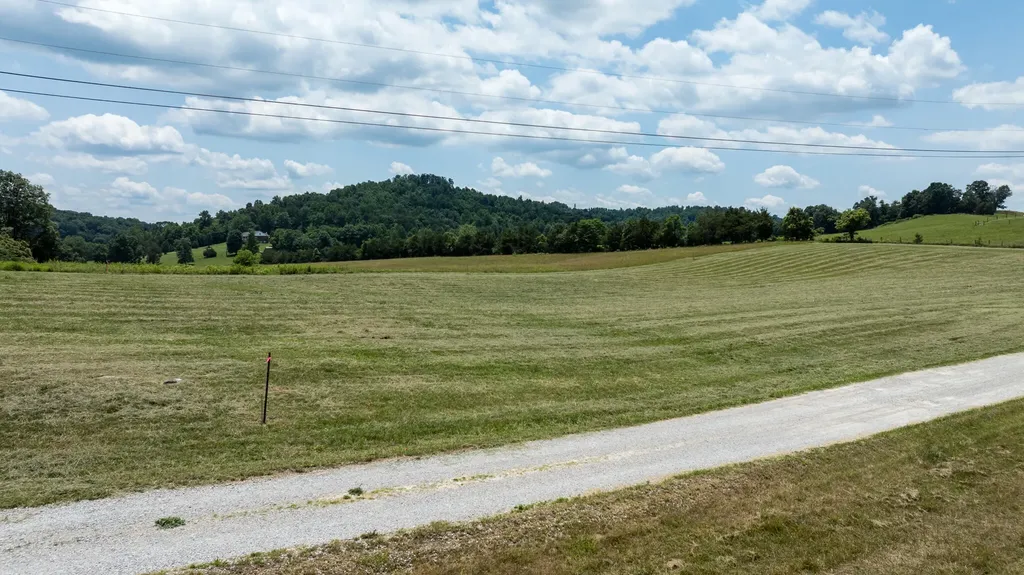 70 Maggie Way Somerset KY 42503
