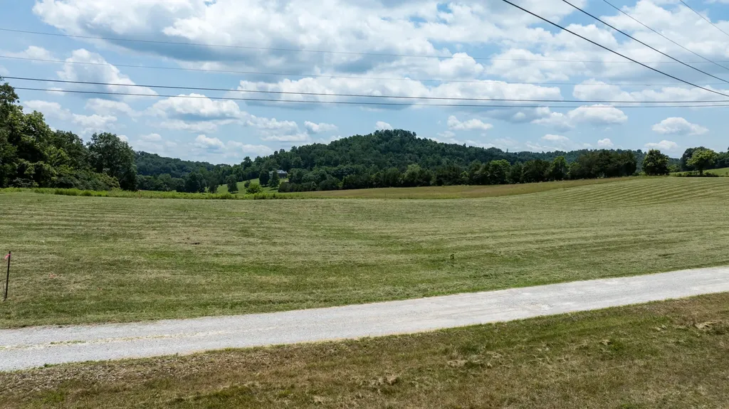70 Maggie Way Somerset KY 42503