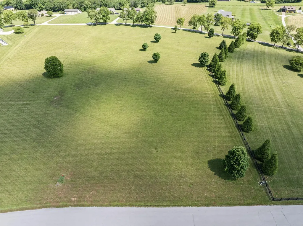 27 Walnut Hill Court Cynthiana KY 41031