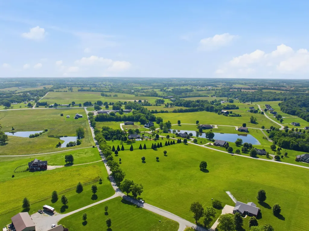 27 Walnut Hill Court Cynthiana KY 41031