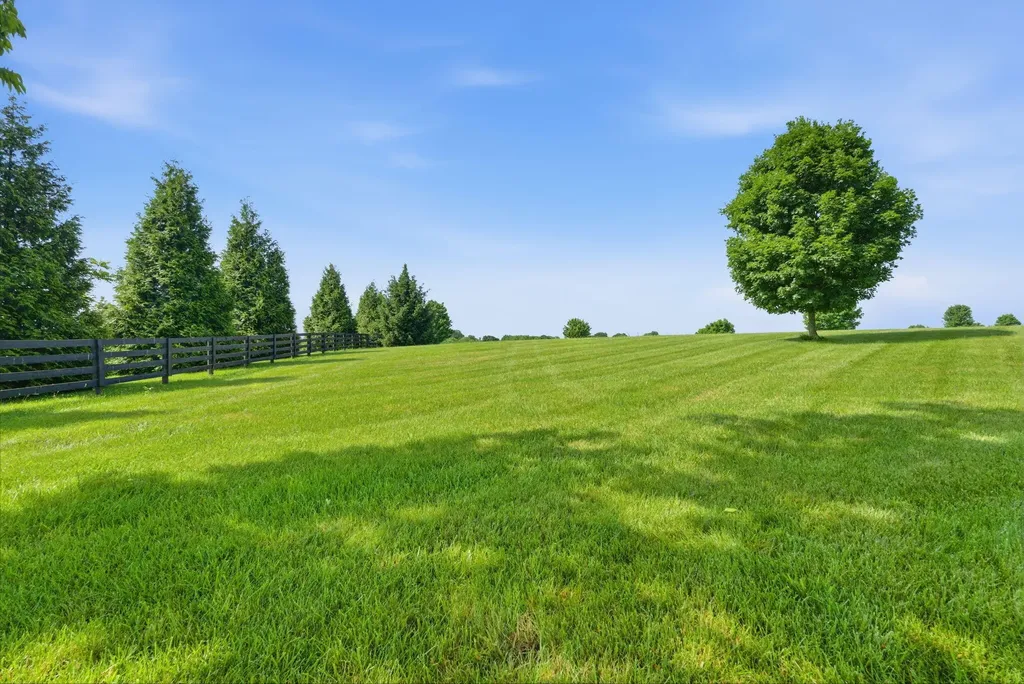 27 Walnut Hill Court Cynthiana KY 41031