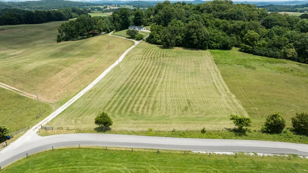 16 Maggie Way Somerset KY 42503