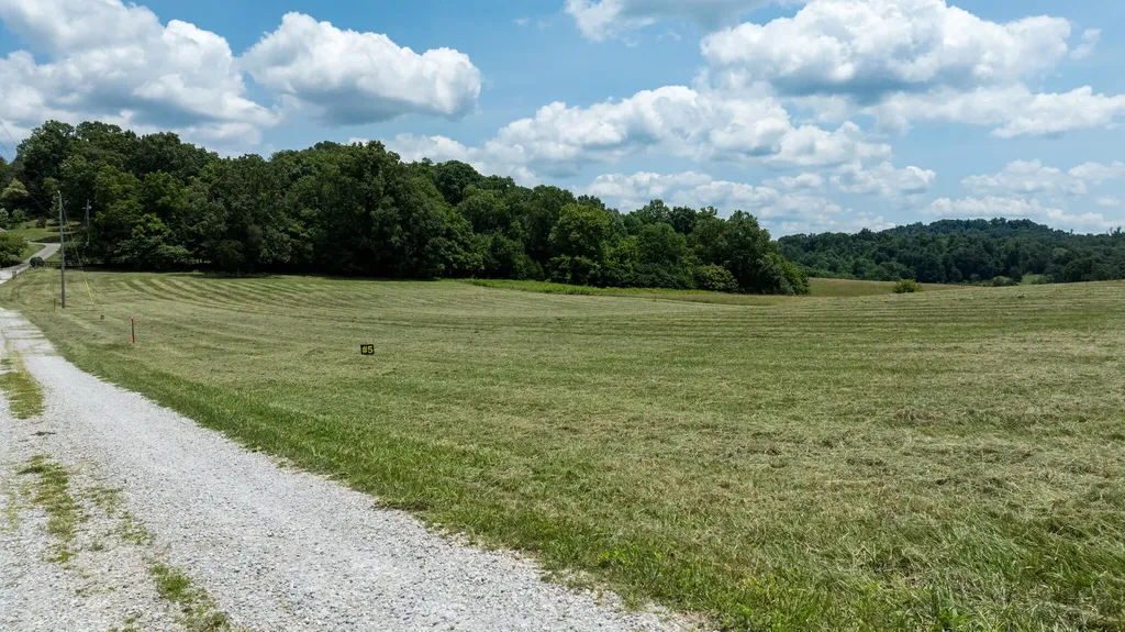 16 Maggie Way Somerset KY 42503