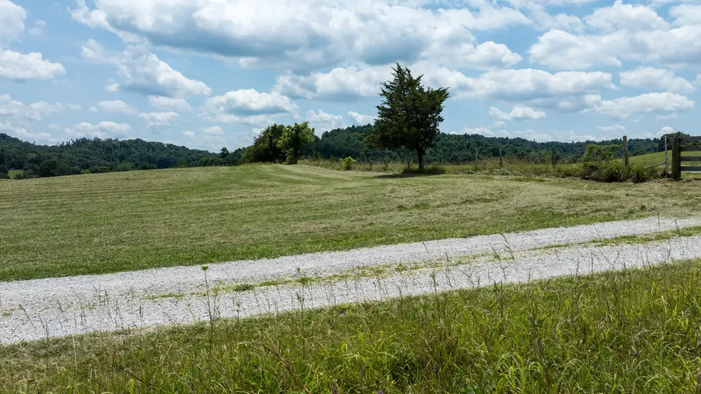 16 Maggie Way Somerset KY 42503