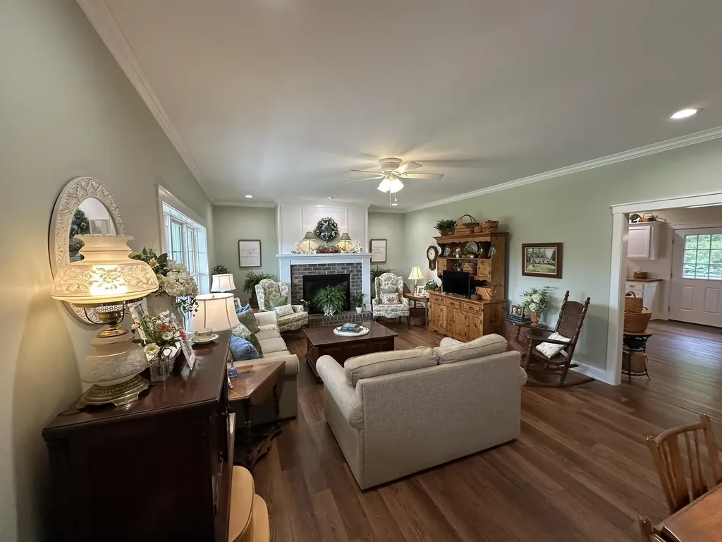 1108 Old Railroad Grade Road Lancaster KY 40444