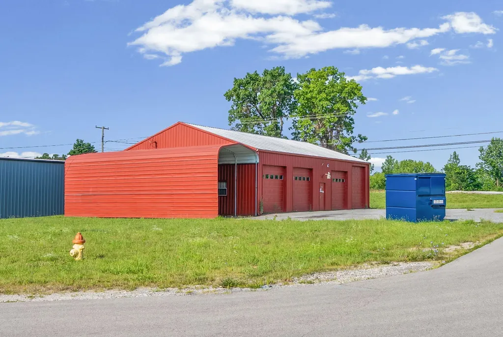 2304 Dawson Springs Road Hopkinsville KY 42240