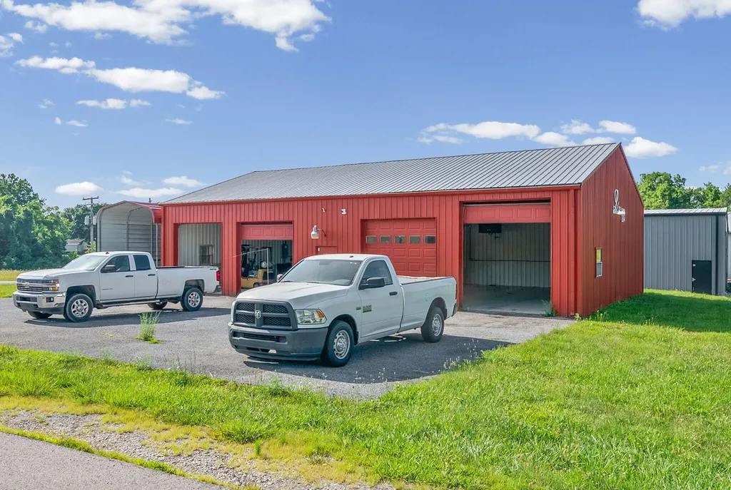 2304 Dawson Springs Road Hopkinsville KY 42240