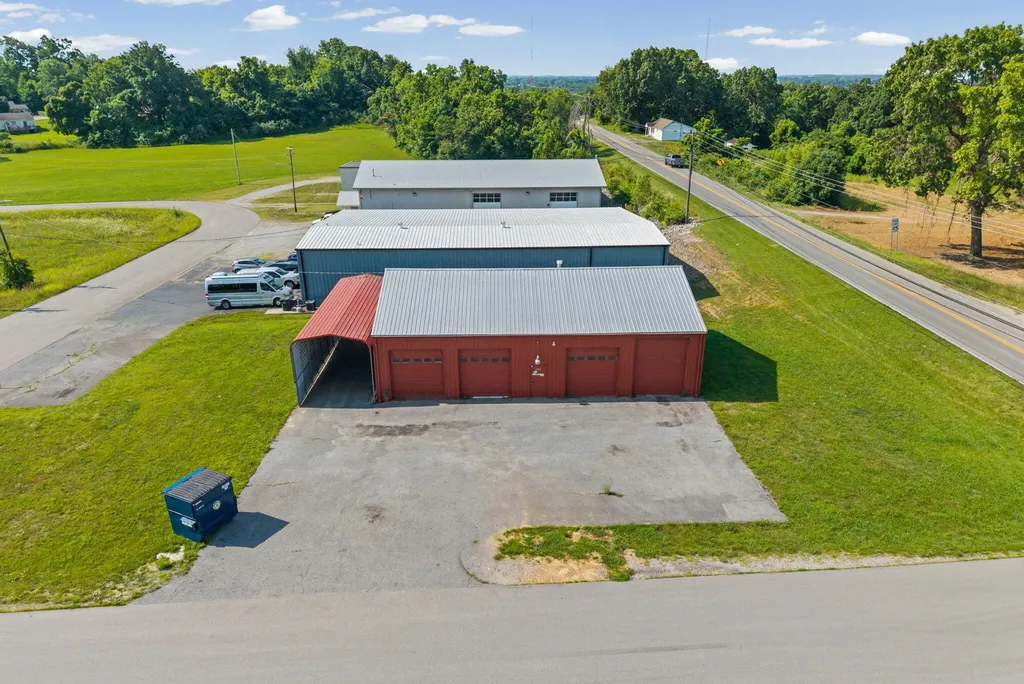 2304 Dawson Springs Road Hopkinsville KY 42240