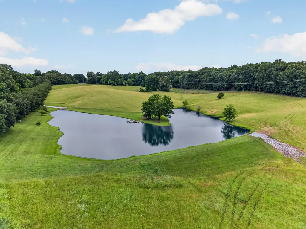 848 Paradise Road Grand Rivers KY 42045