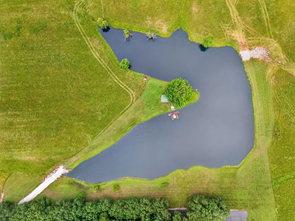 848 Paradise Road Grand Rivers KY 42045