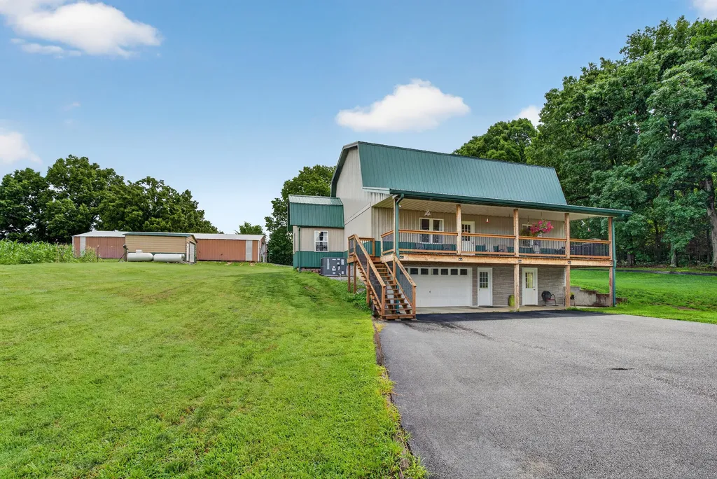 848 Paradise Road Grand Rivers KY 42045