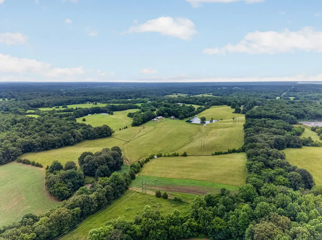 848 Paradise Road Grand Rivers KY 42045