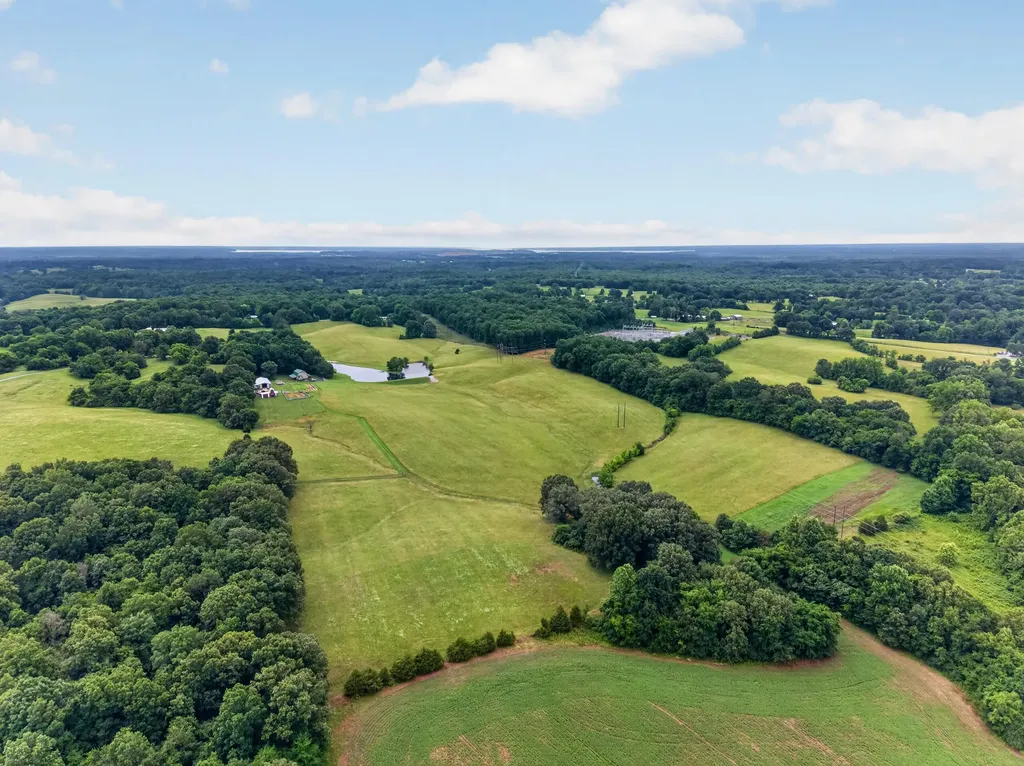 848 Paradise Road Grand Rivers KY 42045