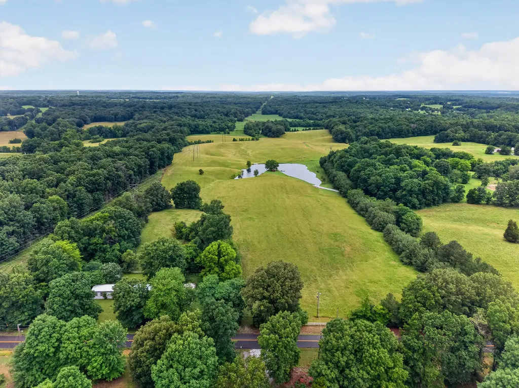 848 Paradise Road Grand Rivers KY 42045