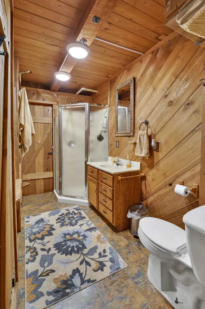 848 Paradise Road Grand Rivers KY 42045